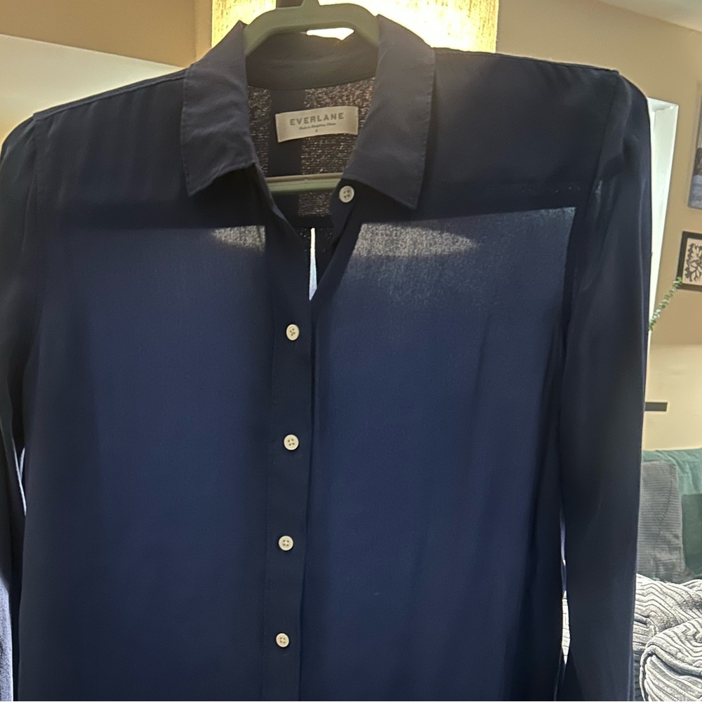 Blue Everlane The Clean Silk Relaxed Shirt - Picture 3 of 9
